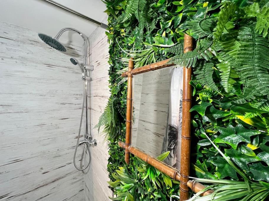 Nuit Dans La Jungle - Love Room Souppes-sur-Loing Екстериор снимка